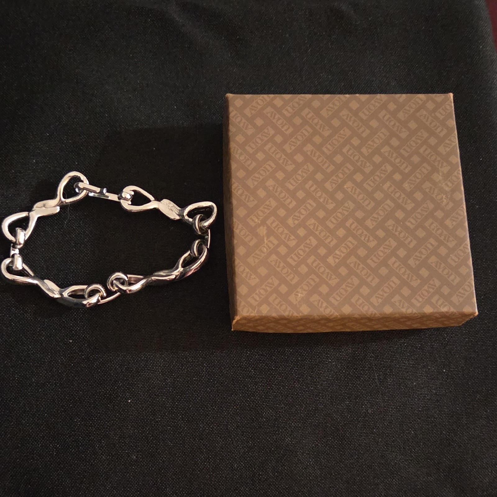 Avon Silver Tone Link Chain Bracelet Metal Lobster Clasp No Stone