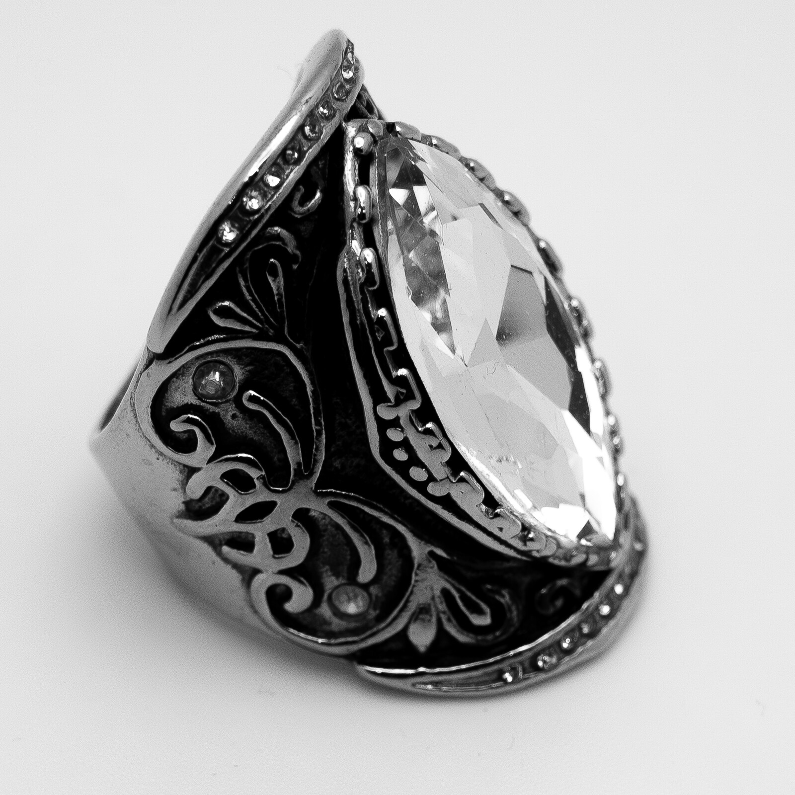Big Crystal Fancy Design Ladies Ring Stainless Steel Jewelry 103