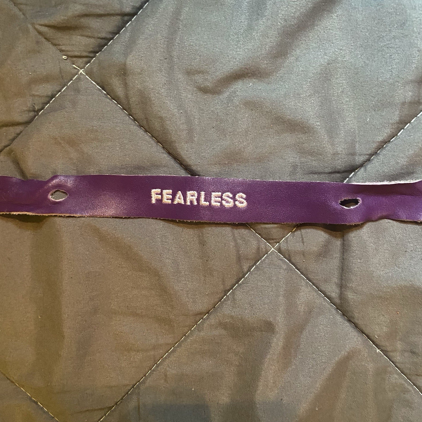Taylor Swift “Fearless” Leather Bracelet (Purple) – Official Merch – Rare Item