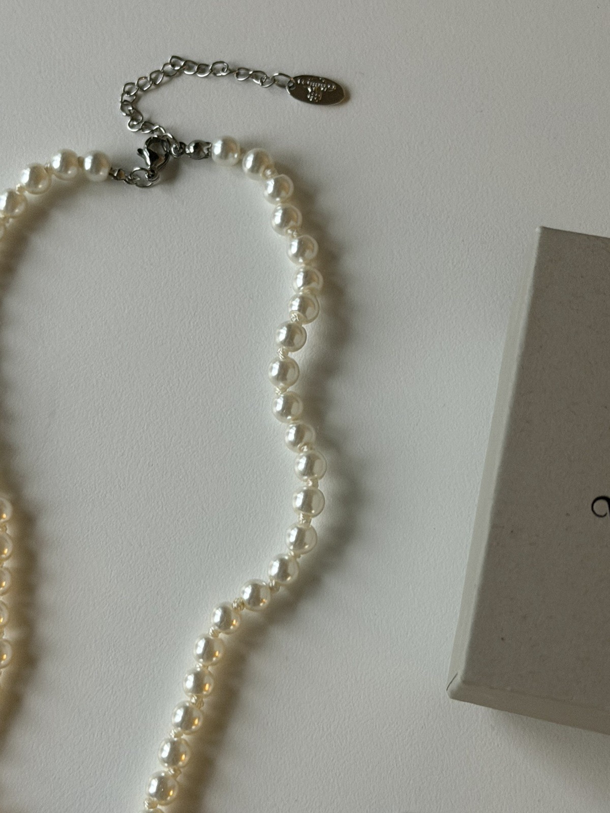 VW Lucrece Pearl Necklace – Silver