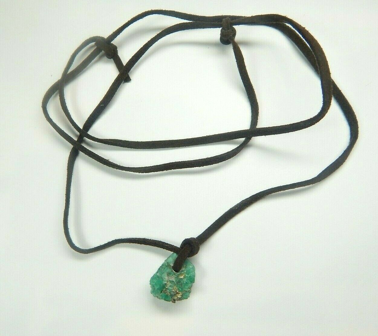 Colombian Emerald Rock with crystals 15.00 Cts Mineral Beryl Cow Leather Muzo Mi