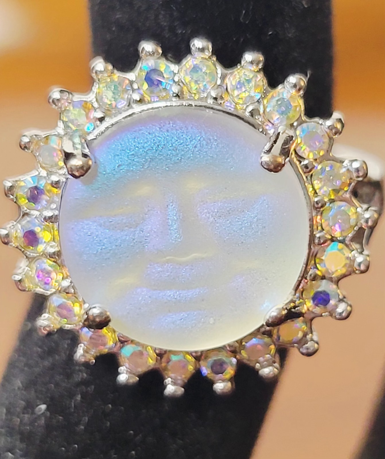 Kirks Folly Seaview Moon Face Ring 3D Glowing Iridescent Glass With AB Halo Sz 5