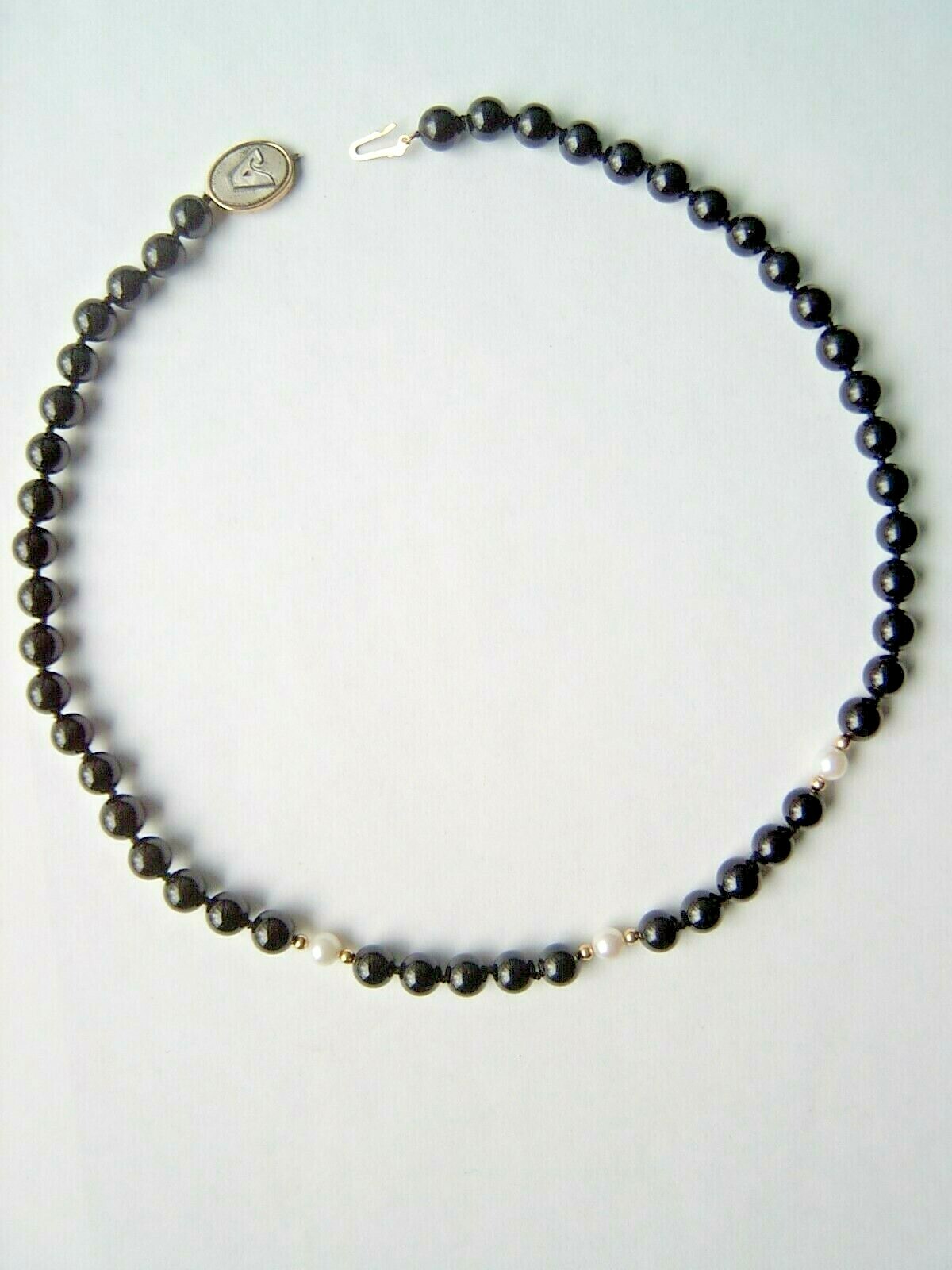 JOSTENS IMPERIAL PEARL & ONYX BEADED 14K GOLD 18″ NECKLACE WITH CASE