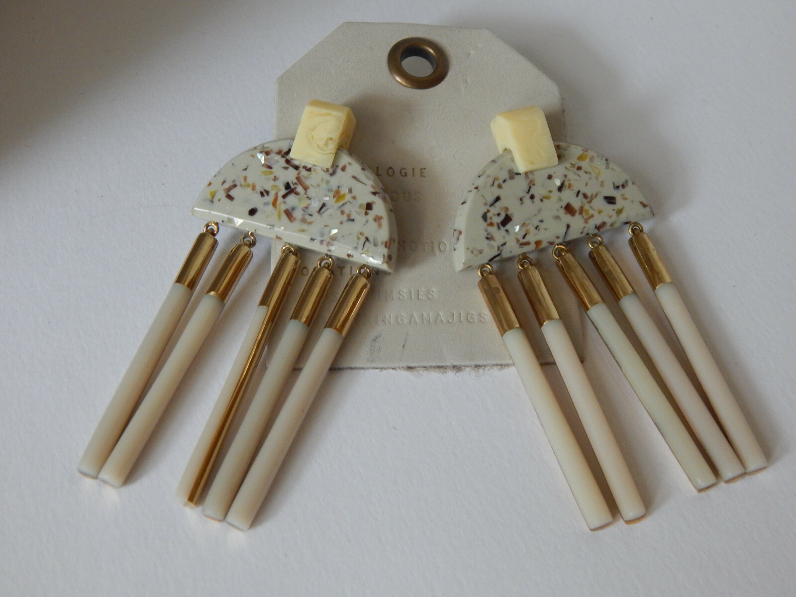 EARRINGS ANTHROPOLOGIE NEUTRALS STONE RESIN CREME GRAY GOLD DANGLE POST NWT $198