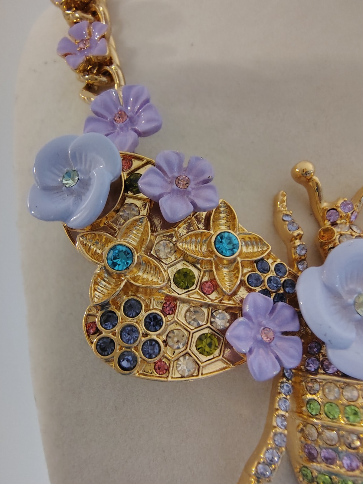 ​Betsey Johnson Flower Show Bee Statement Necklace Purple Lavender Rhinestone