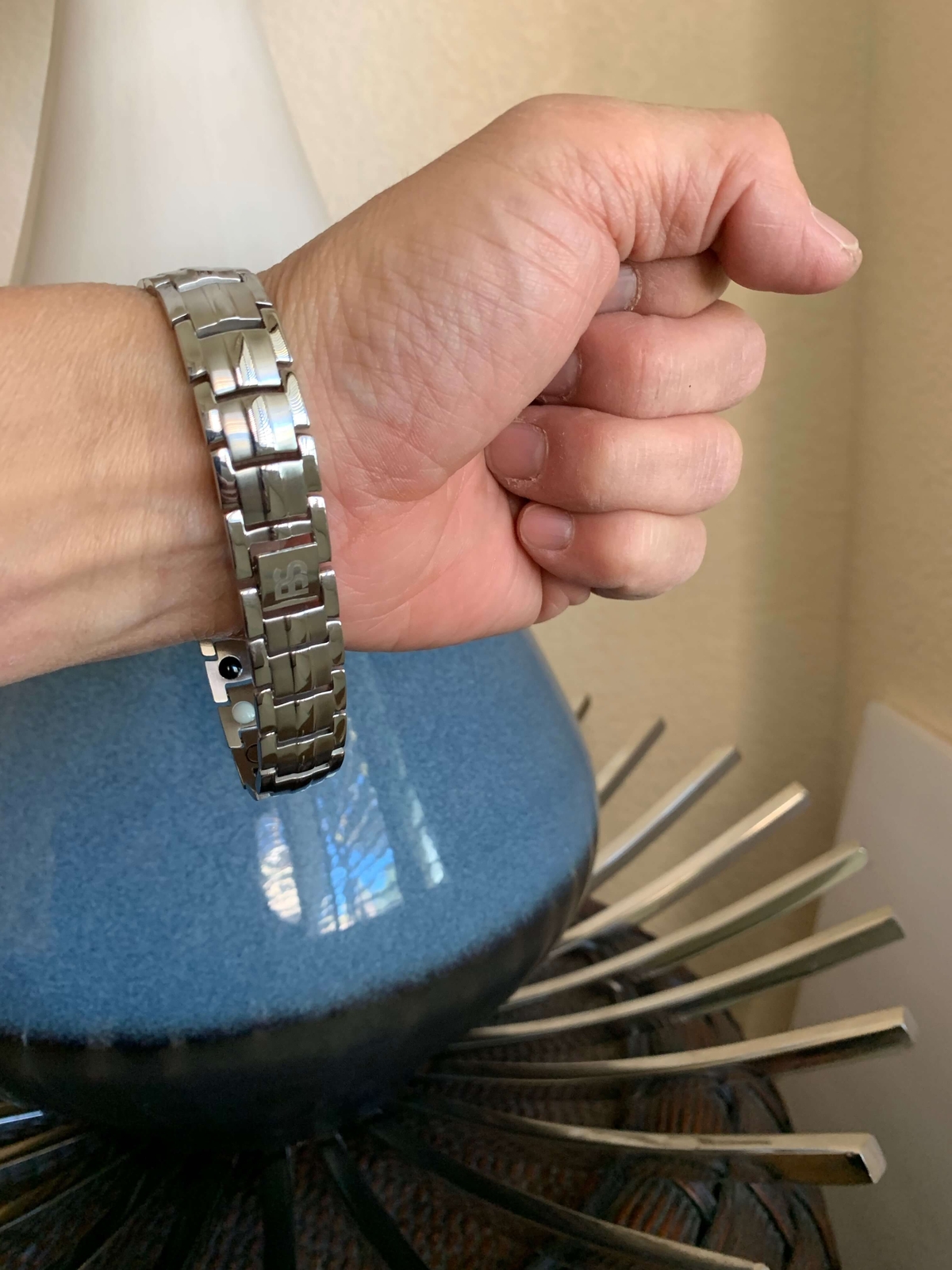 Nice Magnetic Bracelet Balance Energy Power Stress Anxiety Relief Healing Joy