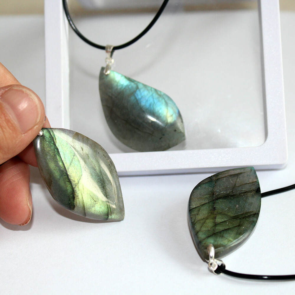 Natural Color light Labradorite Raw Gem Semi-precious Stone Pendants Necklaces