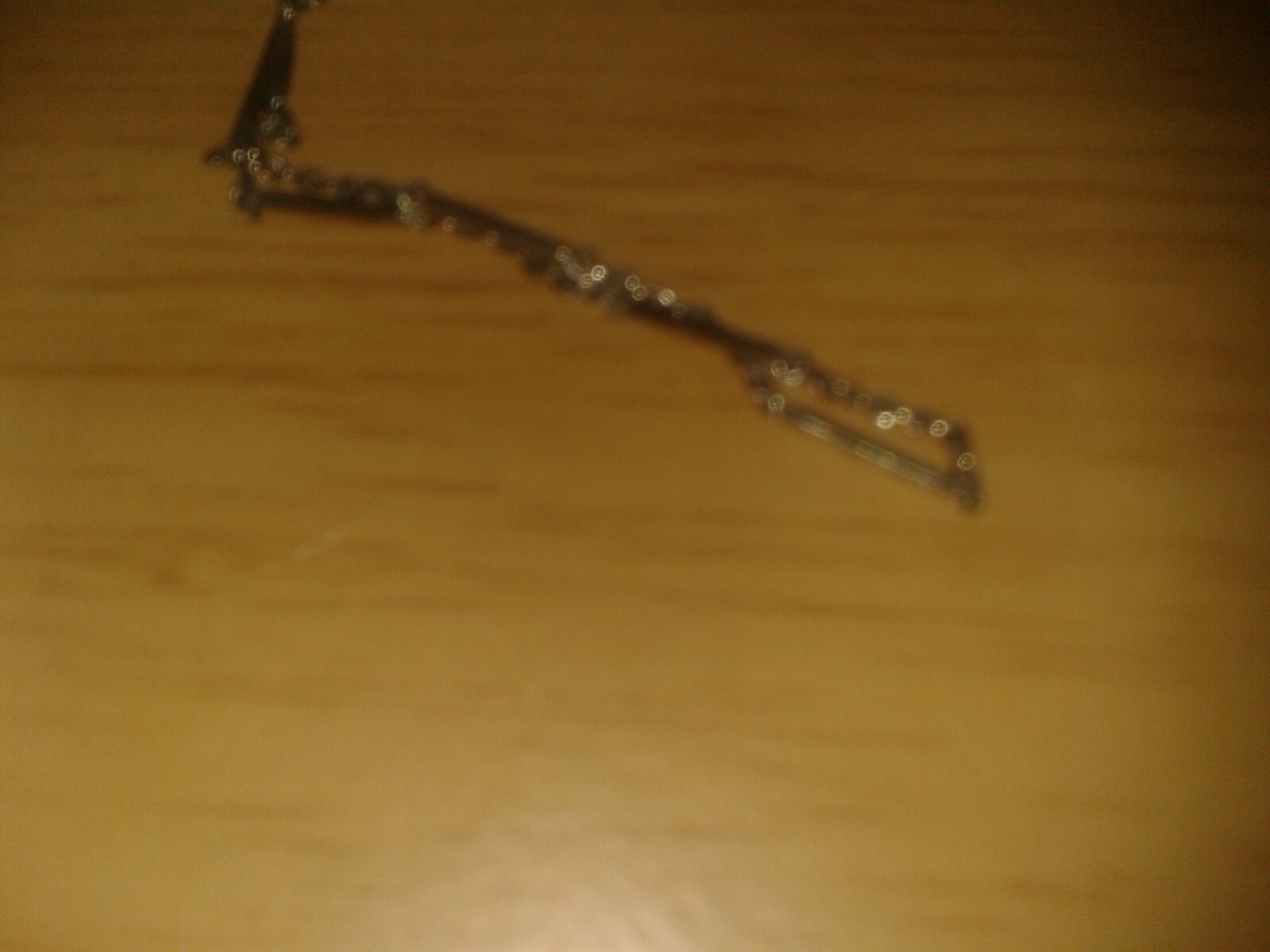 Early 2010’s very thin silver tone chain. 40cm long. 1mm wide approx.(D21b2)