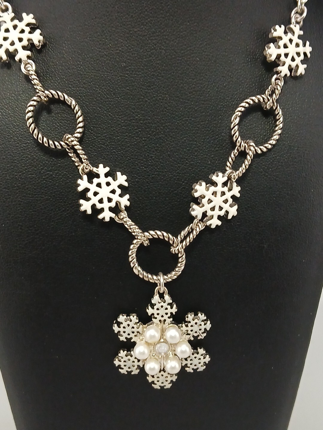 Winter Wonderland Silver tone snowflakes enamel & faux pearls necklace