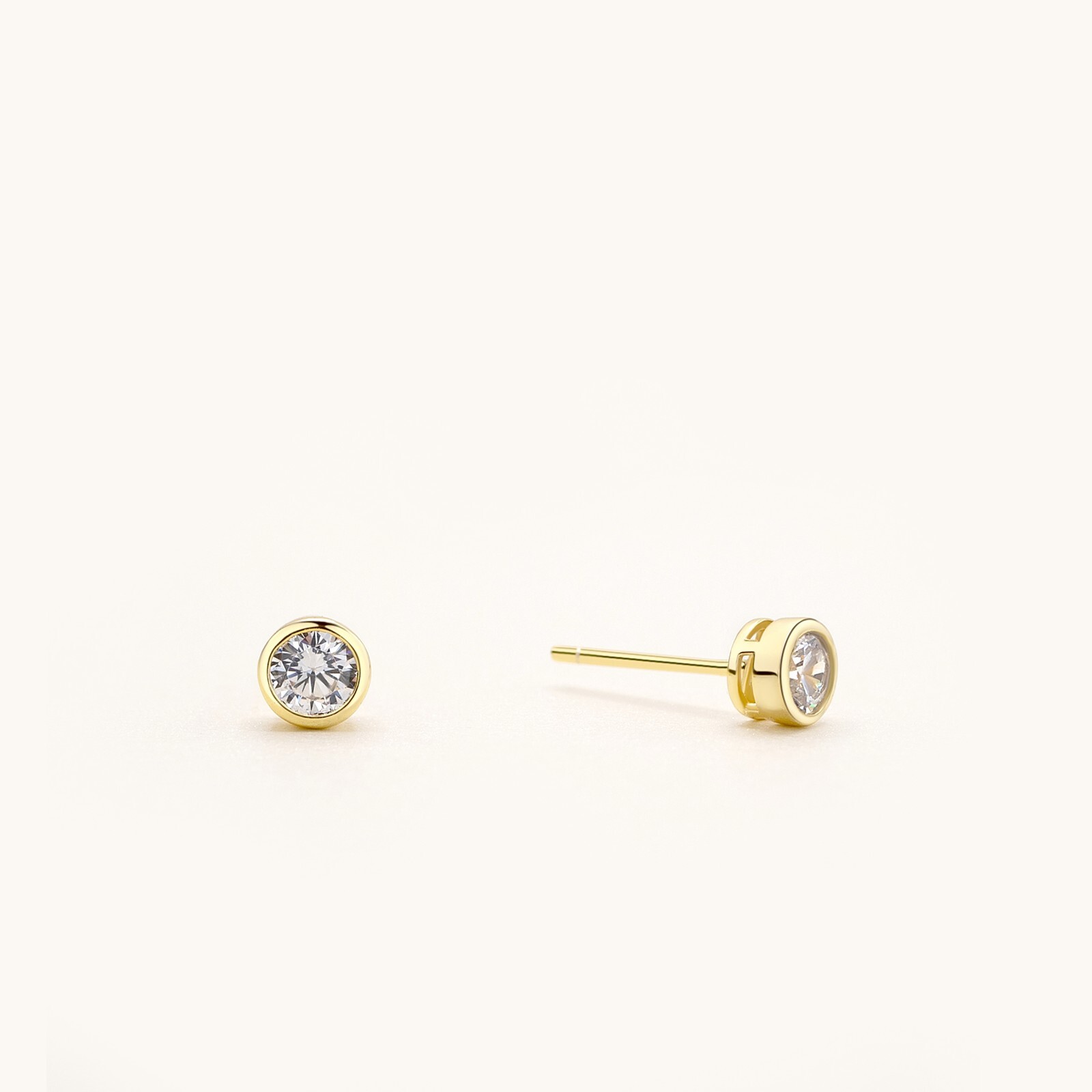 LAVISHE 925 Sterling Silver Timeless Cubic Zirconia Bezel Stud Earrings