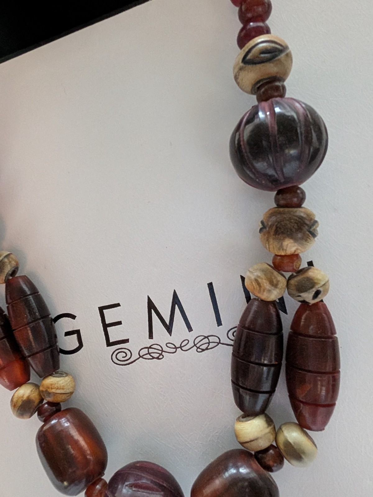 Vintage Red & Brown Faux Wooden Resin Beaded Necklace Engraved 69g & 22″ Long