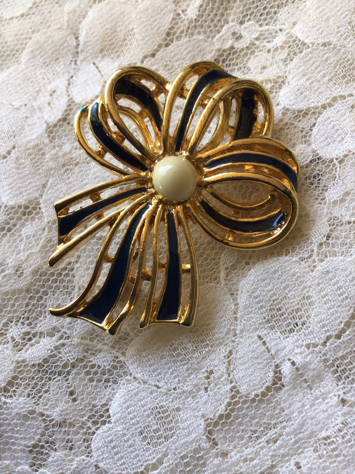Lot Of Five Costume Jewelry Brooches