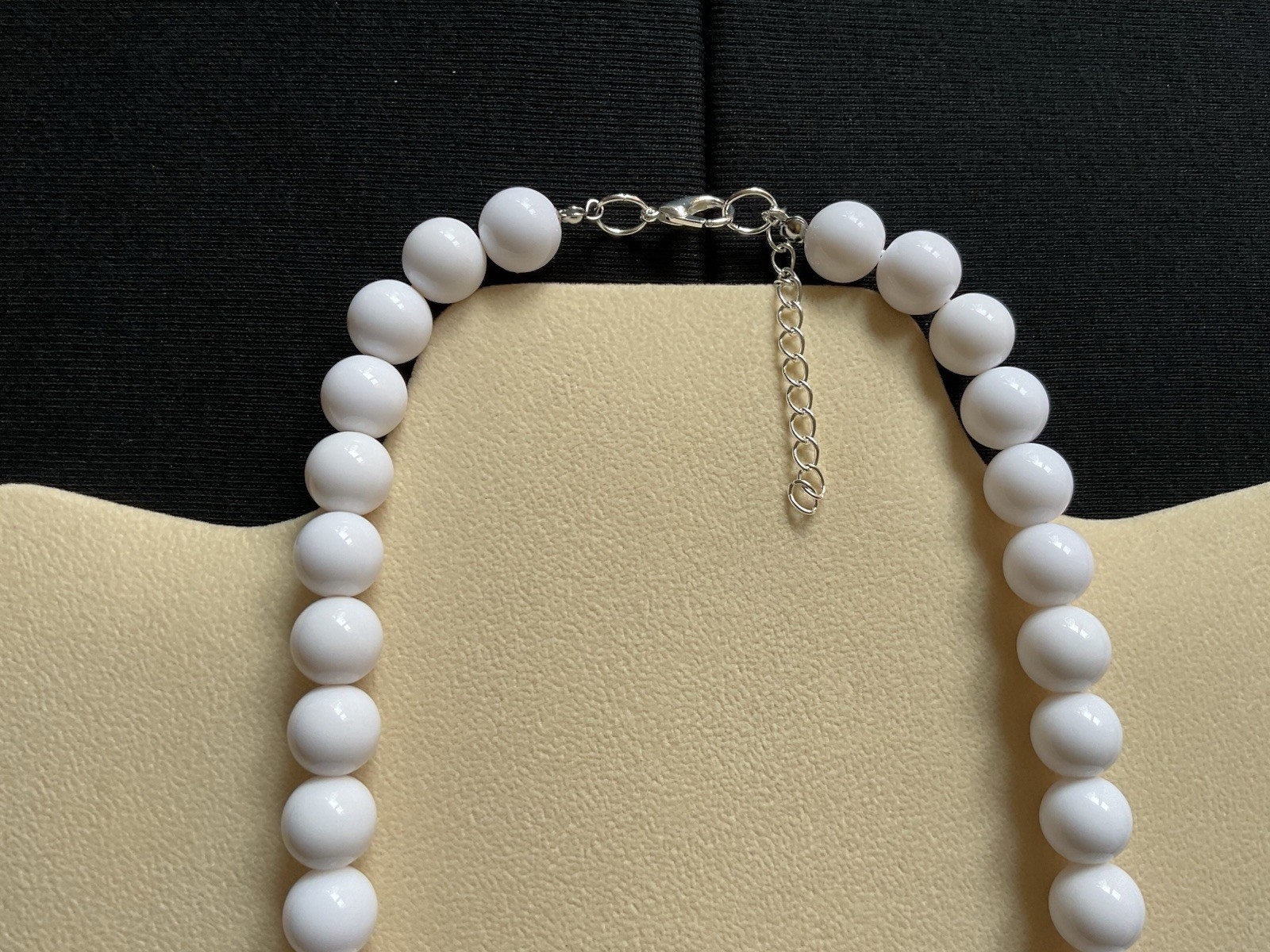 Chunky White Beads Adjustable Necklace