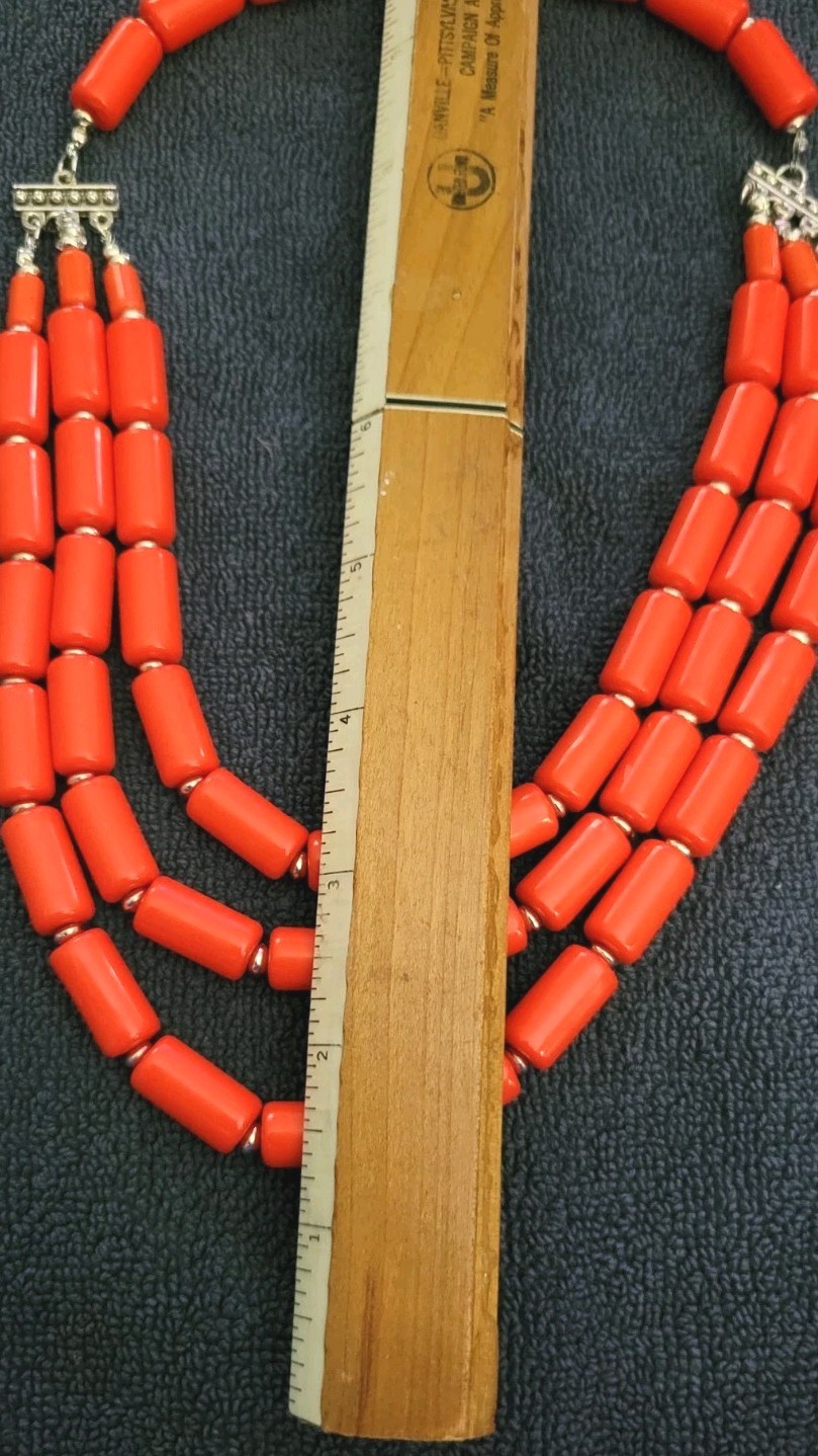 Red Acrylic Bead Necklace Tripple Strand Bib 18″ + 2.5 ” Extender