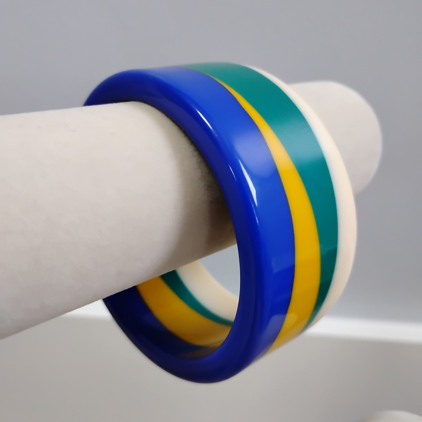 Multicolor Layered NEW Resin Plastic Chunky Bangle Bracelet Sz 8