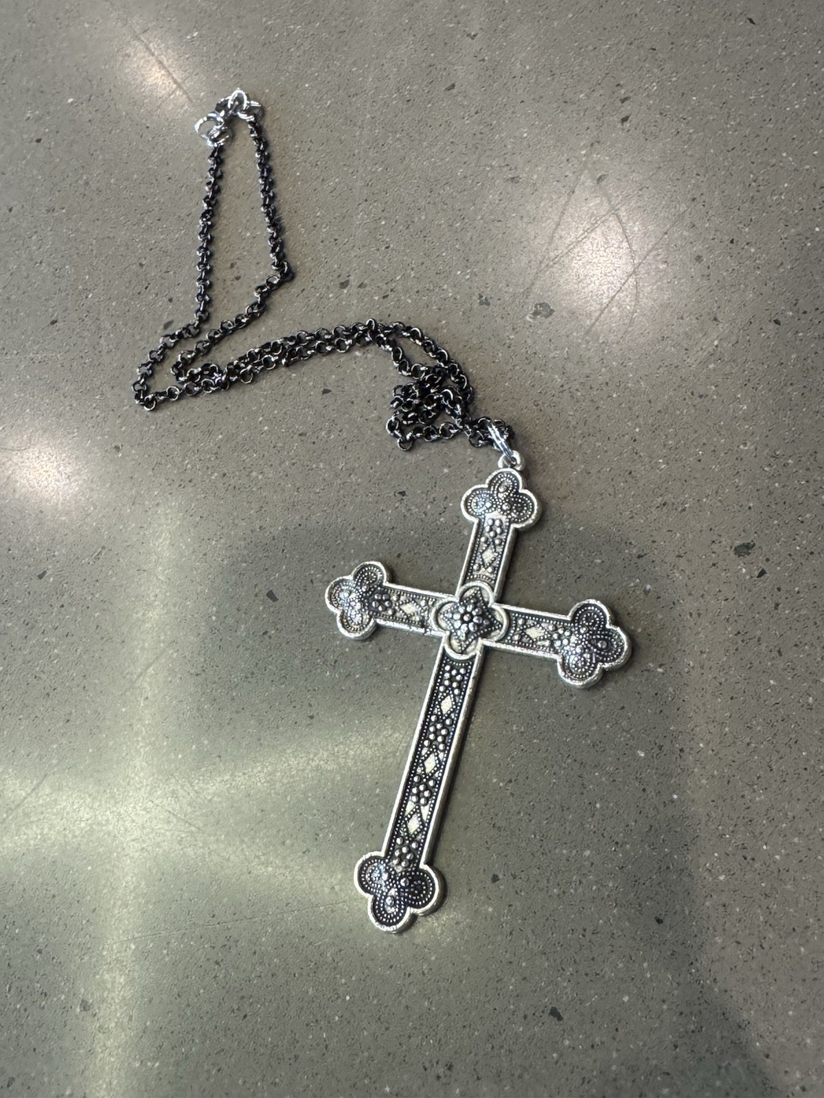 18” Gunmetal Toned Brass Iron Chain Goth Gross Pendant Necklace