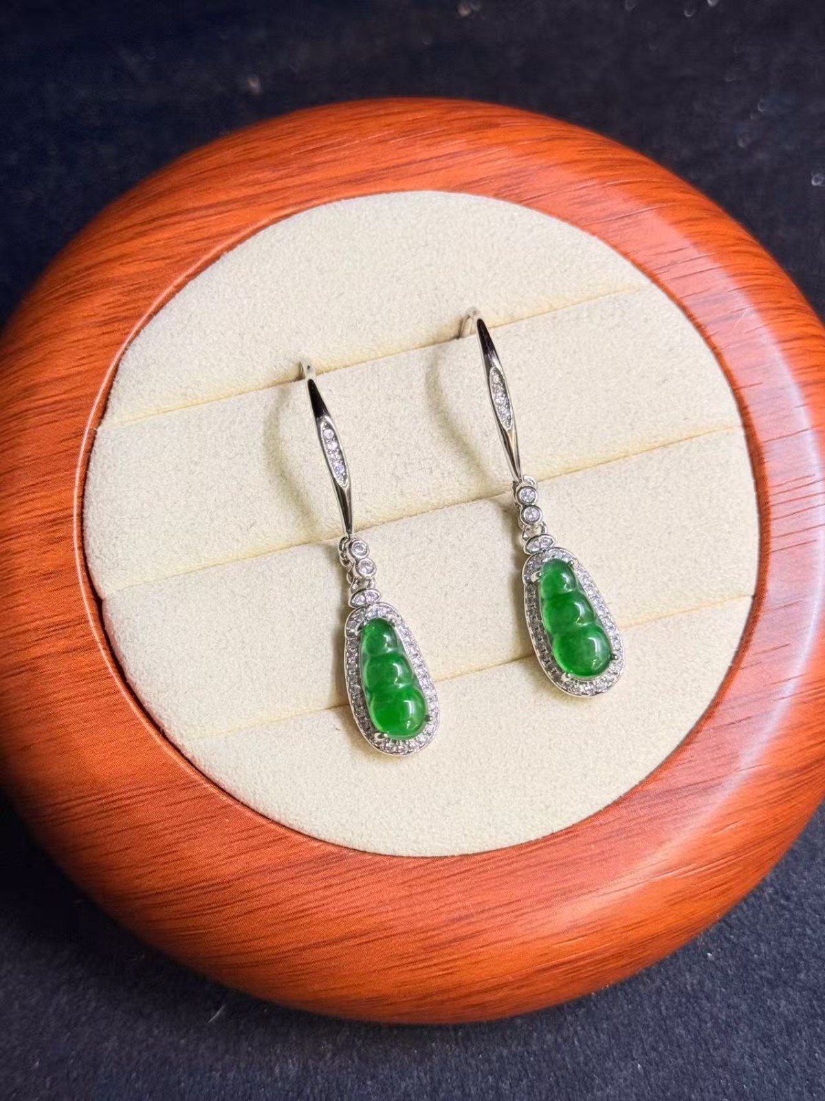 Top Natural imperal green jadeite stud earring
