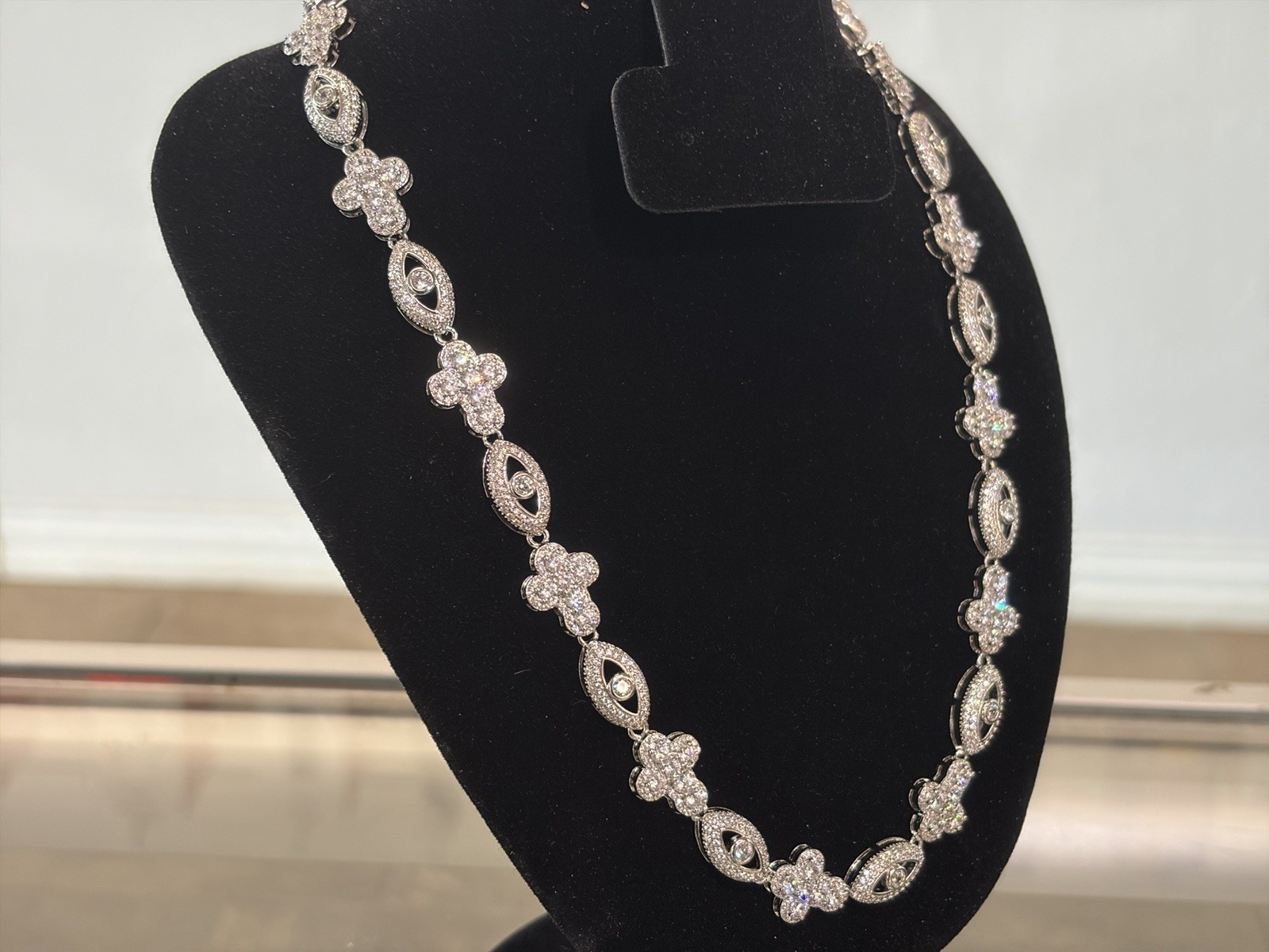 Silver Tone Cle Floral Link Chain Necklac 925 SILVER VVS MOISSANITE 22 INCH