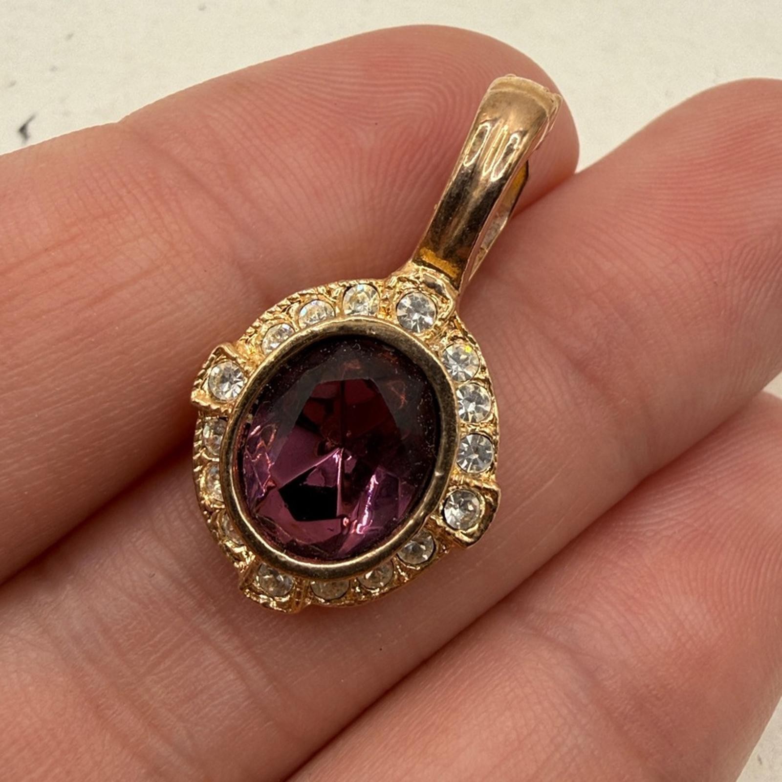 Vintage Roman Elegant Gold Tone Purple Amethyst Pendant Rhinestone Jewelry