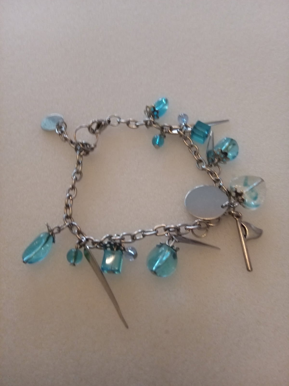 Vintage Blue Glass Beads Silver-Tone Dangle Adjustable 6-9″ Bracelet B64