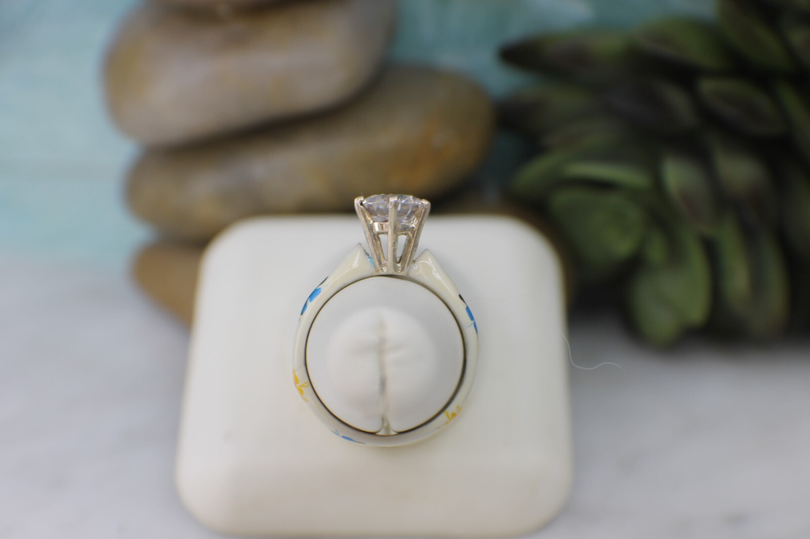 925 Sterling Silver CZ Ring Band Stackable sz 7 Enamel White Flowers Solitaire