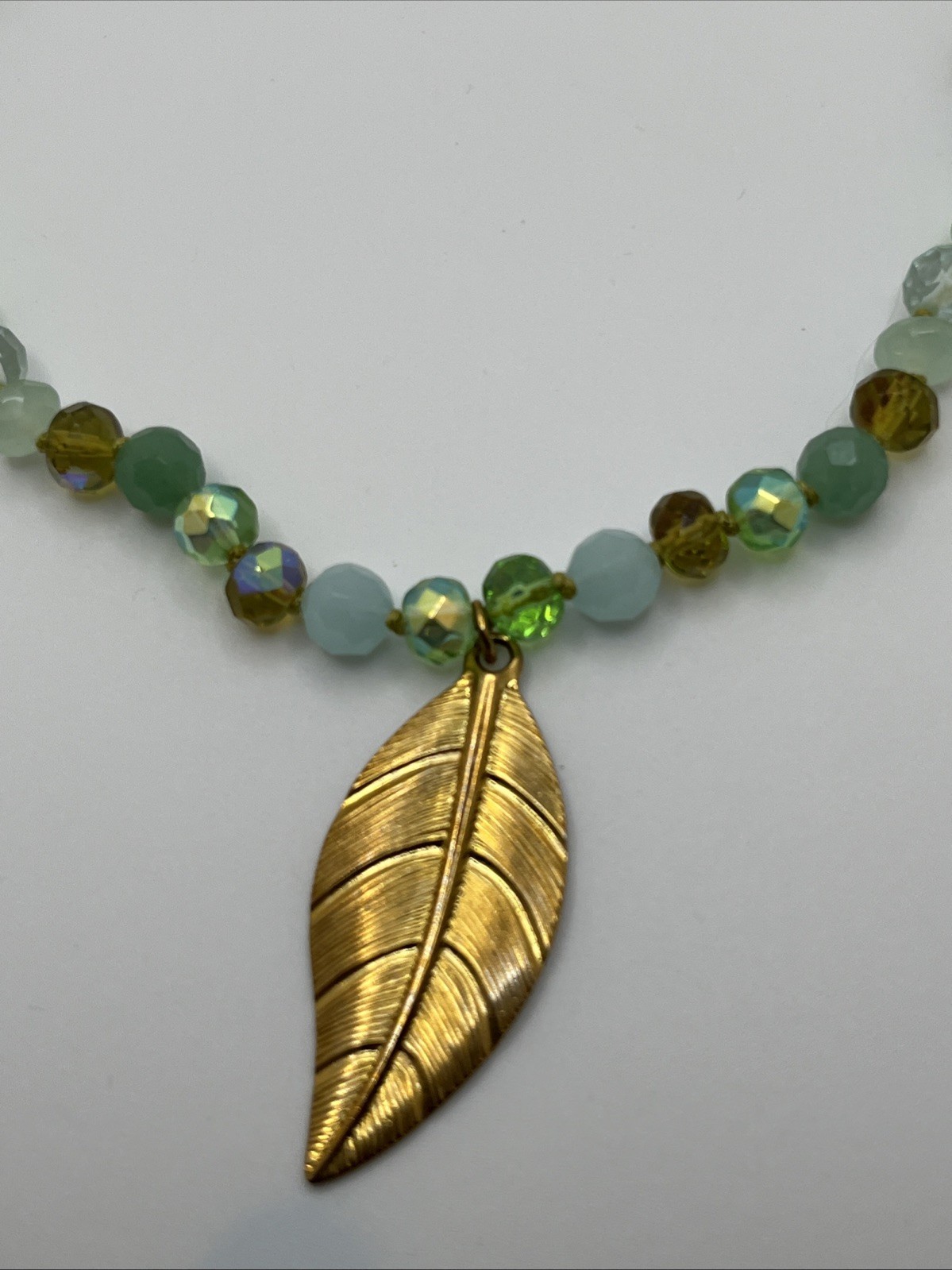 Cookie Lee Green Glass Bead & Gold Tone Leaf Necklace 14-18”