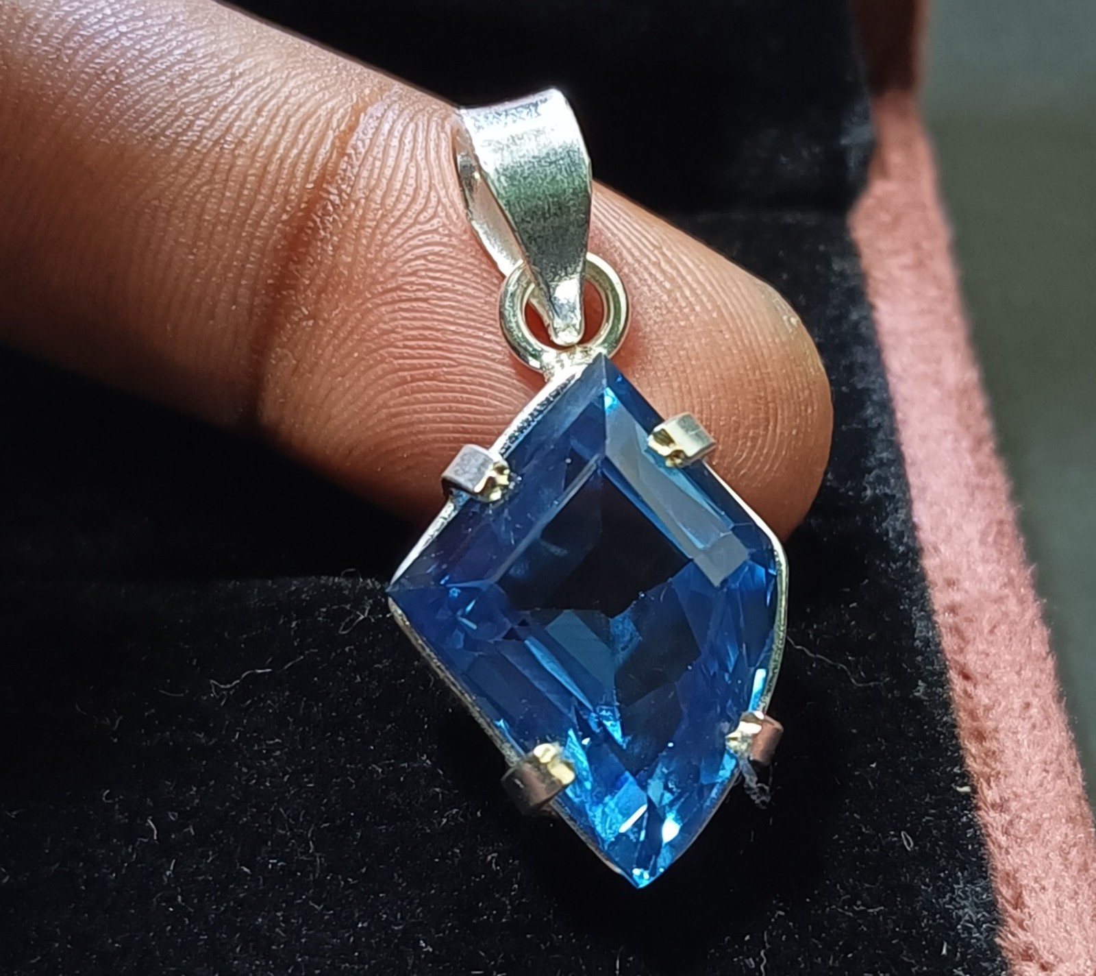 Natural Certified 31.60 ct Santa Maria Blue Aquamarine Pendant -925 Solid Silver