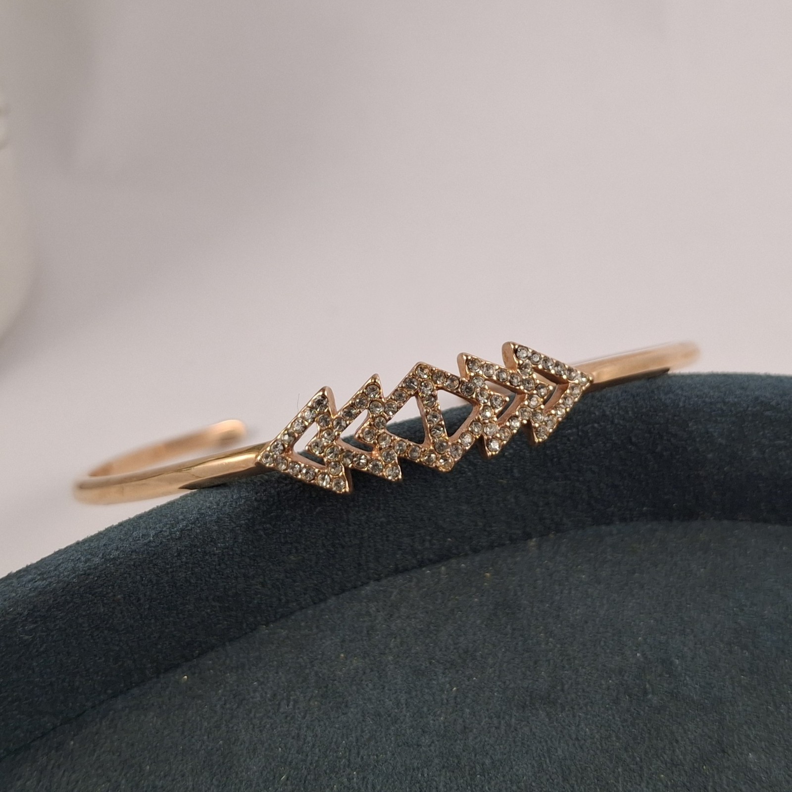 Stella & Dot Rose Gold Tone Crystal Chevron Cuff Bracelet Pave Designer Womens
