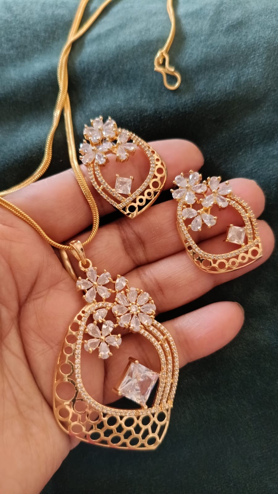 Exclusive High-Quality Chain Set with Pendant & Earrings | E – Handmade in India