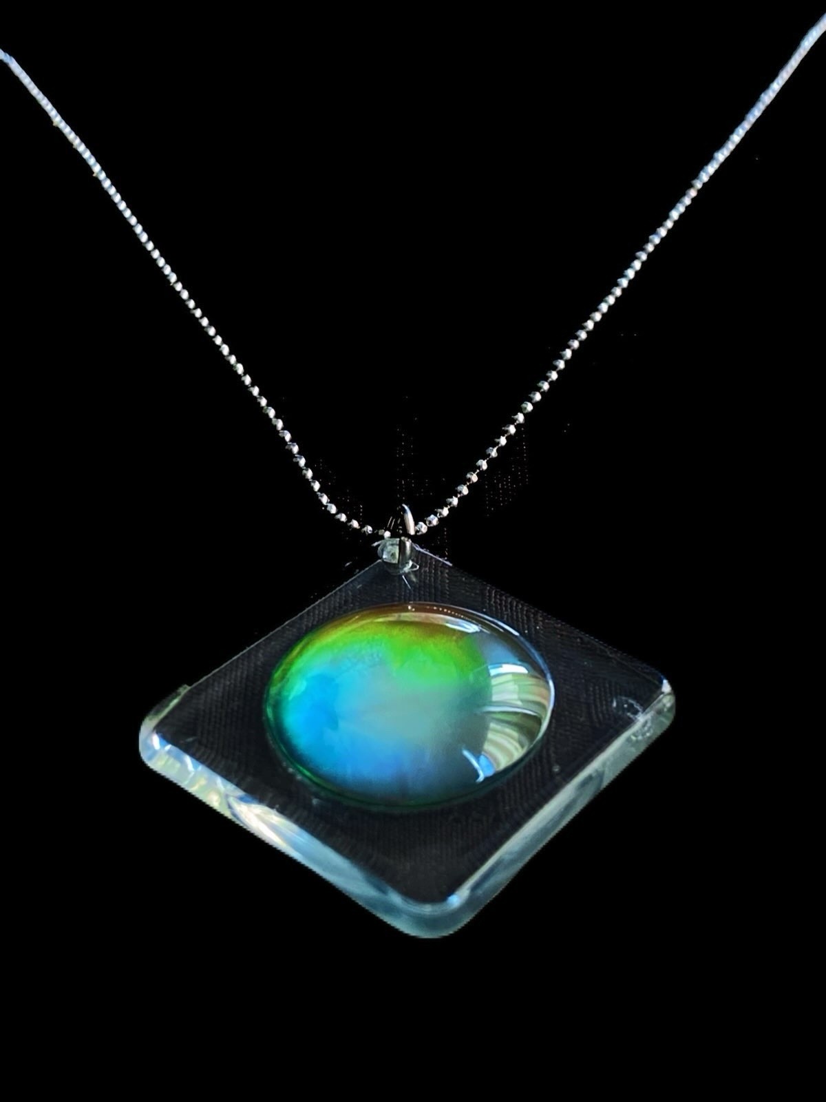 Color-Changing Mood Pendant Necklace on 925 Sterling Silver Ball Chain