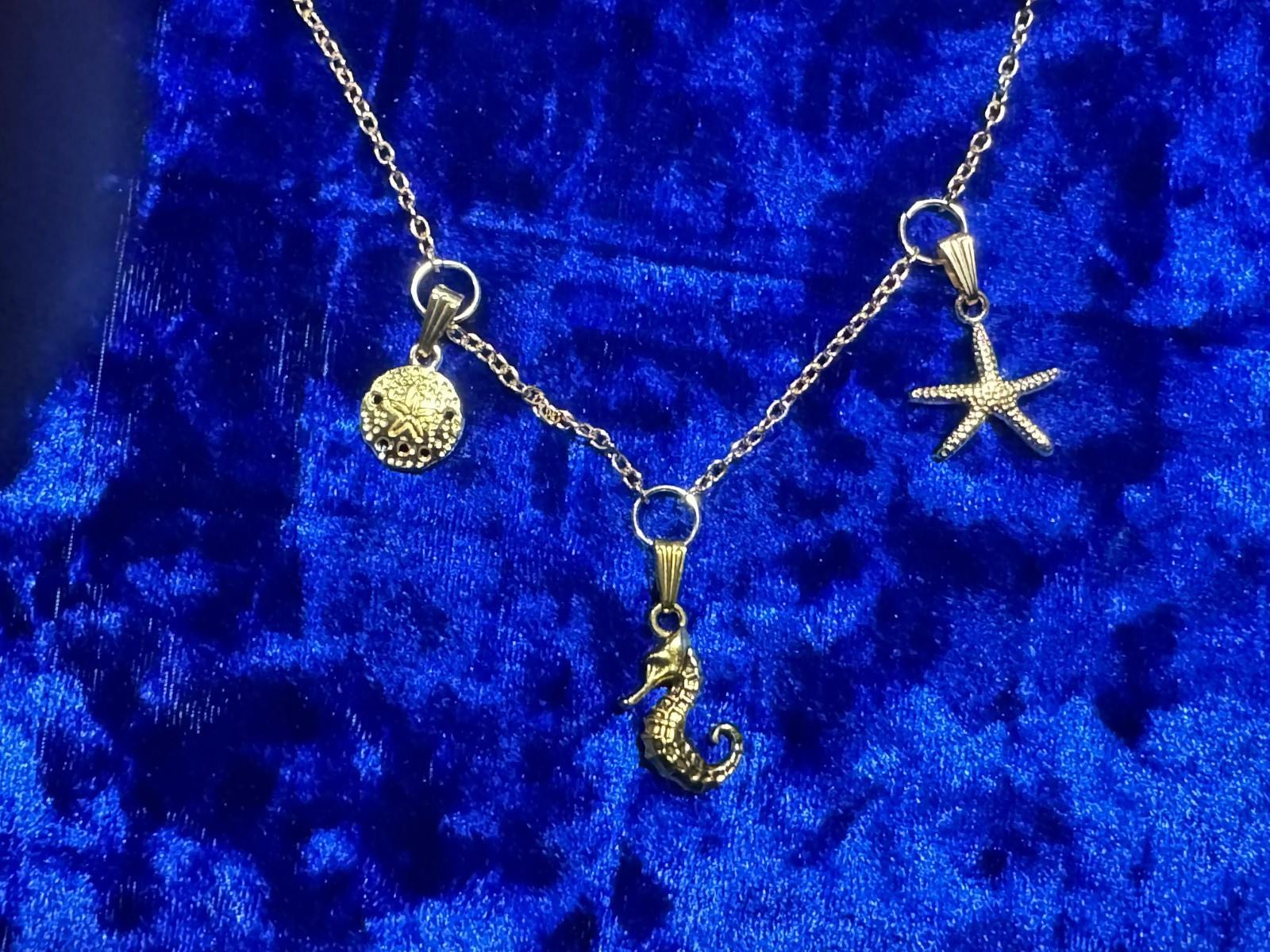 Seahorse & Starfish Pendent Necklace Chain KC Gold Color Plated 18 in + 3 in Adj