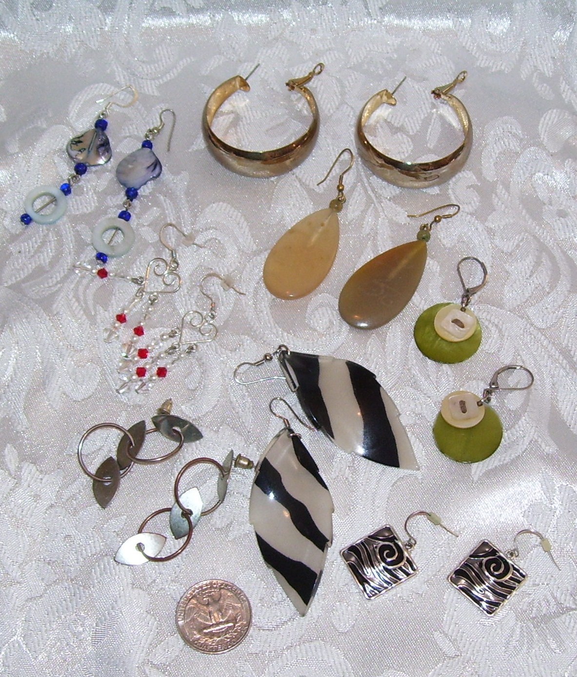 LOT OF UNMARKED PIERCED EARRINGS MATERIALS VARY WEARABLE OR FOR CRAFTS 8 PAIR
