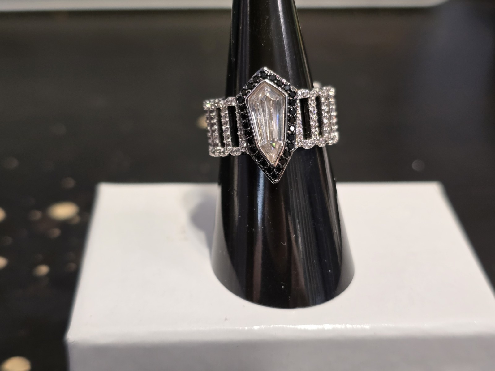 Ring Bomb Party Untamed Ring “Velvet Ambush” Size 7 Rhodium & Hematite Plating