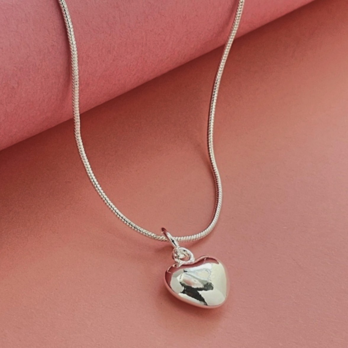 Elegant Silver Plated Mminimalist Heart Pendant Snake Chain Necklace L- 40cm