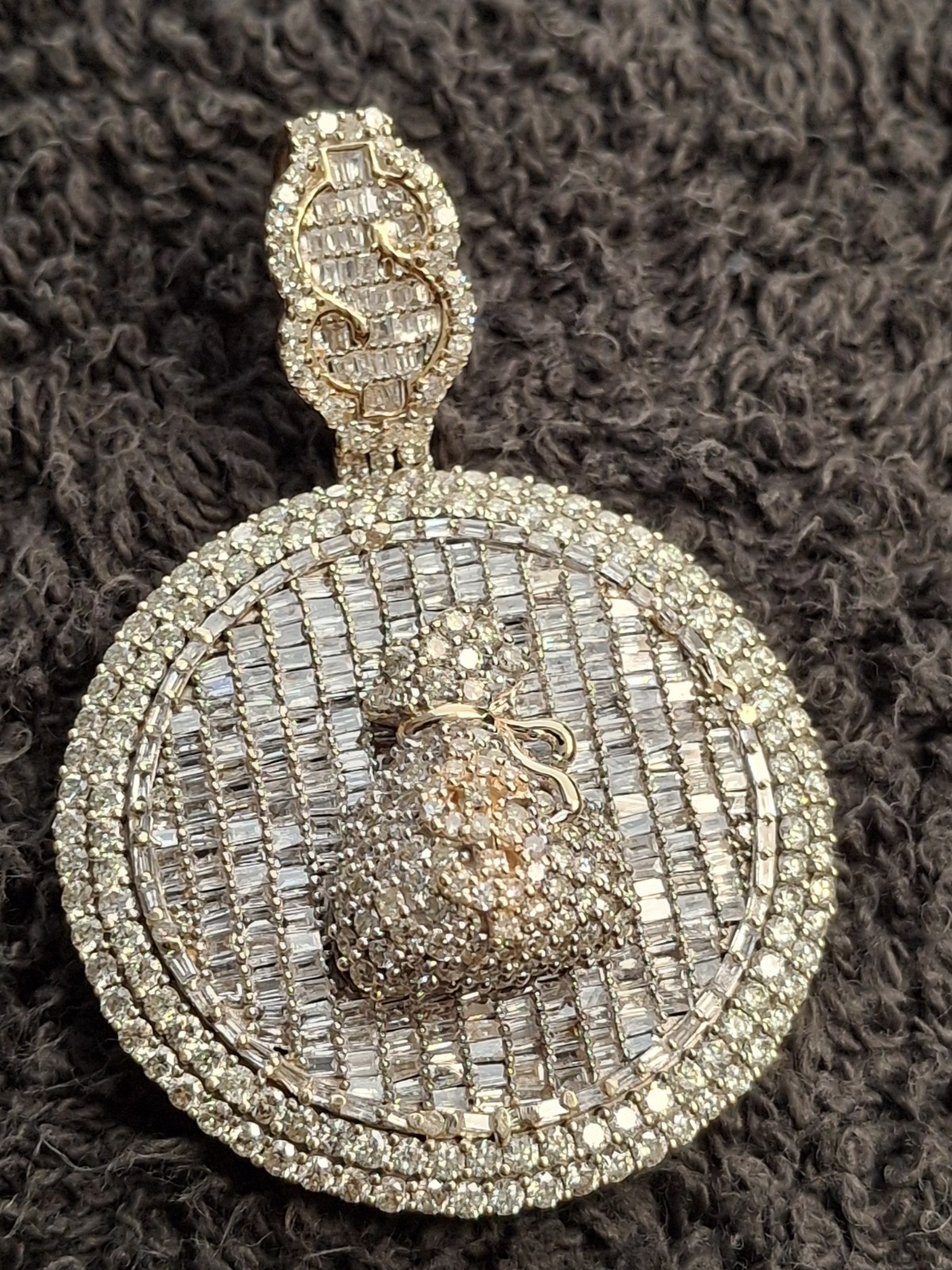10k Gold Mens Baguette Diamond Money Bag Circle Pendant 5 Cttw