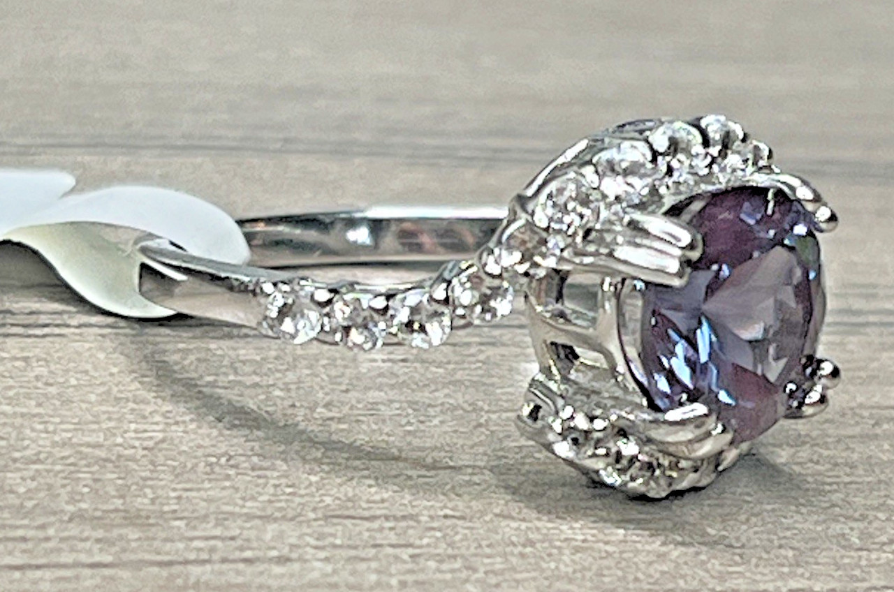 BBJ Sterling 925 Color Changing Alexandrite Sterling 925 Bypass Ring Eye Shaped