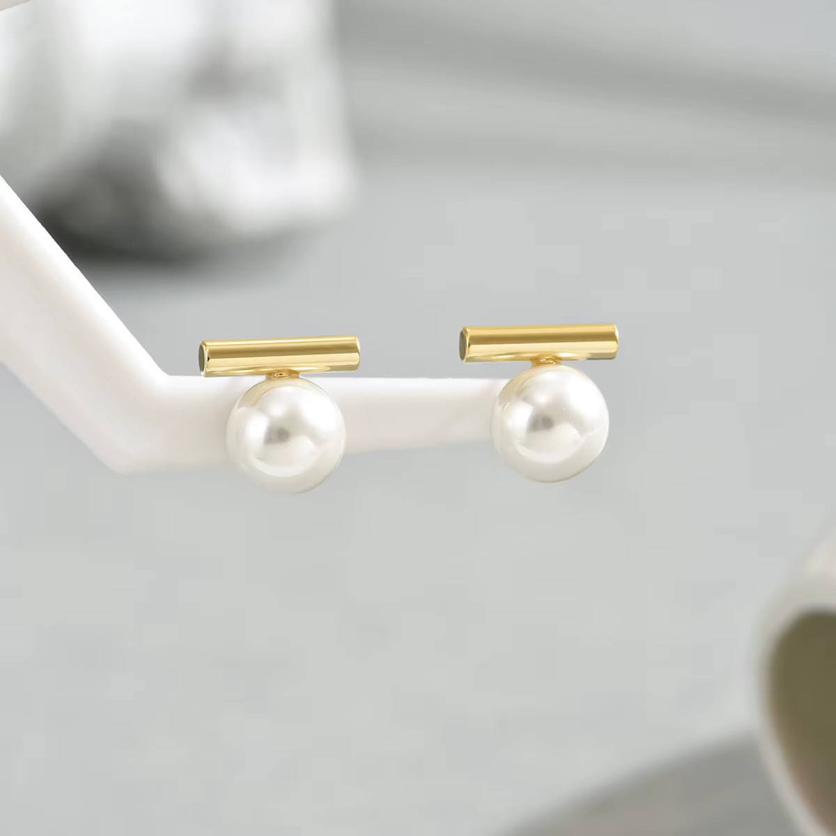 Simple Imitation Pearl Stud Earrings Gold Color Alloy Acrylic Beads Earring for