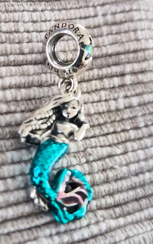 PANDORA Bracelet 7-inch with 4 Charms, Safety Chain, And Original Packaging