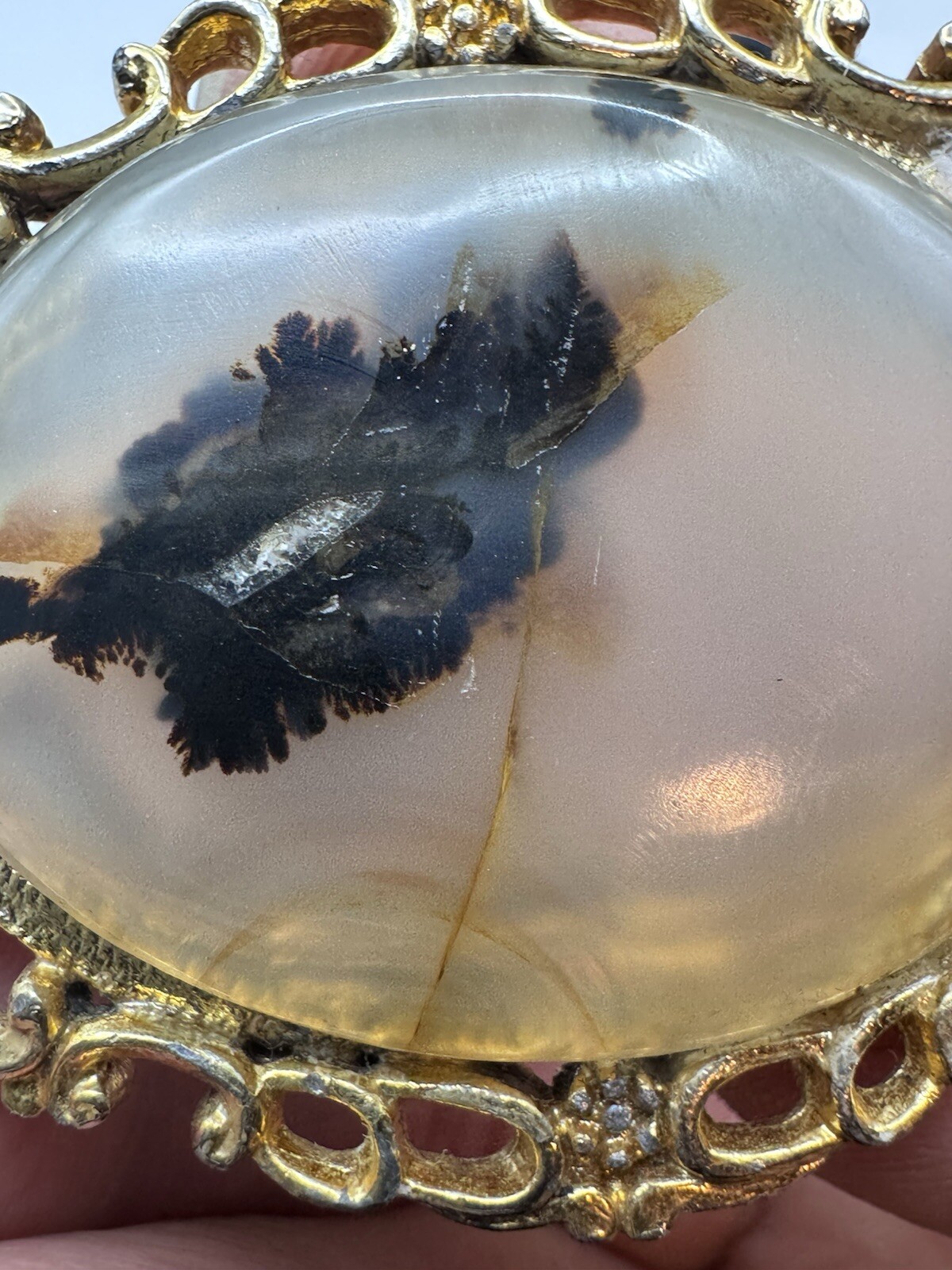Vintage Winged Angel Cherub & Dendritic Agate Pendant Gold Tone Whit Faux Pearls