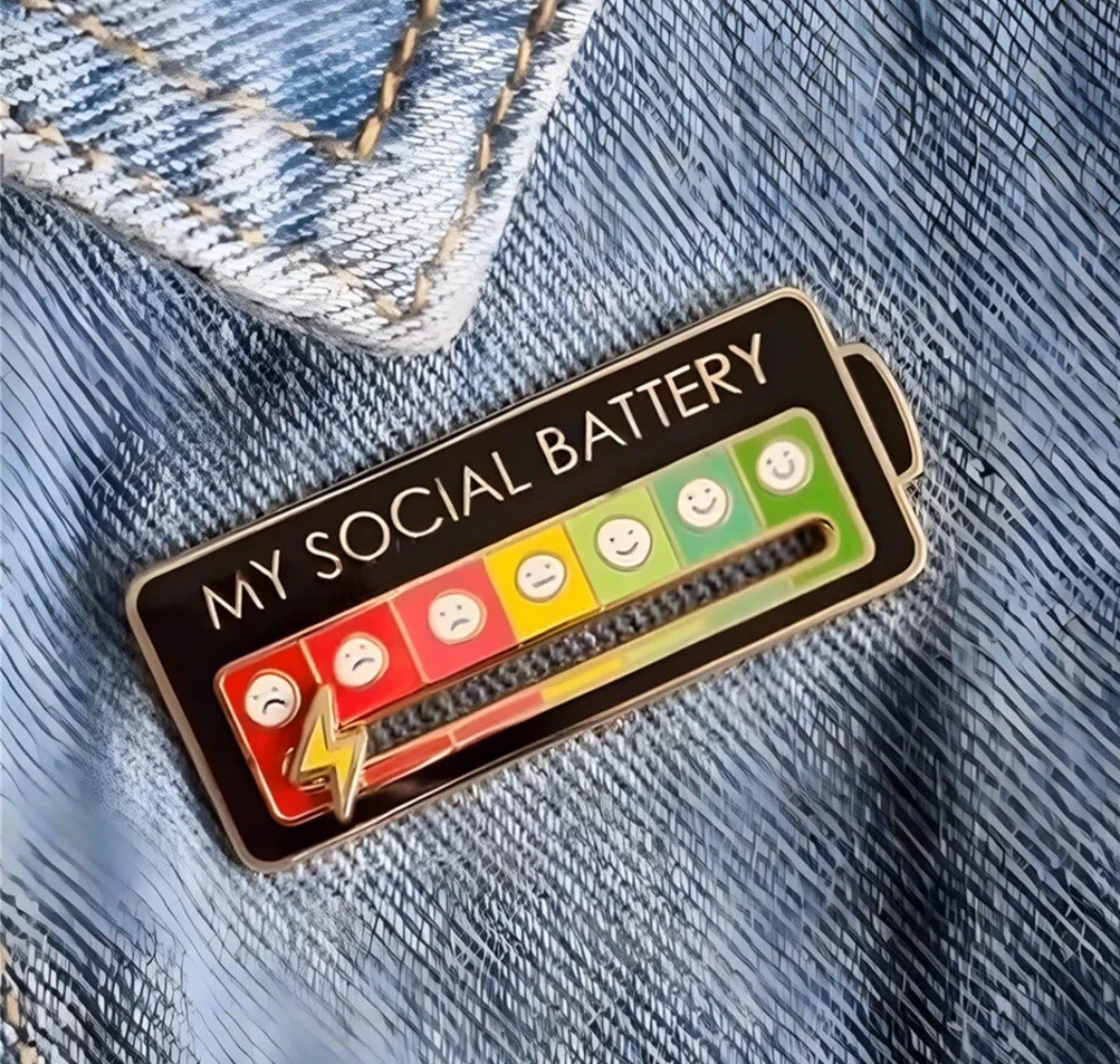 My Social Battery Mood Brooch Pin Funny Interactive Enamel Badge Gift UK Seller