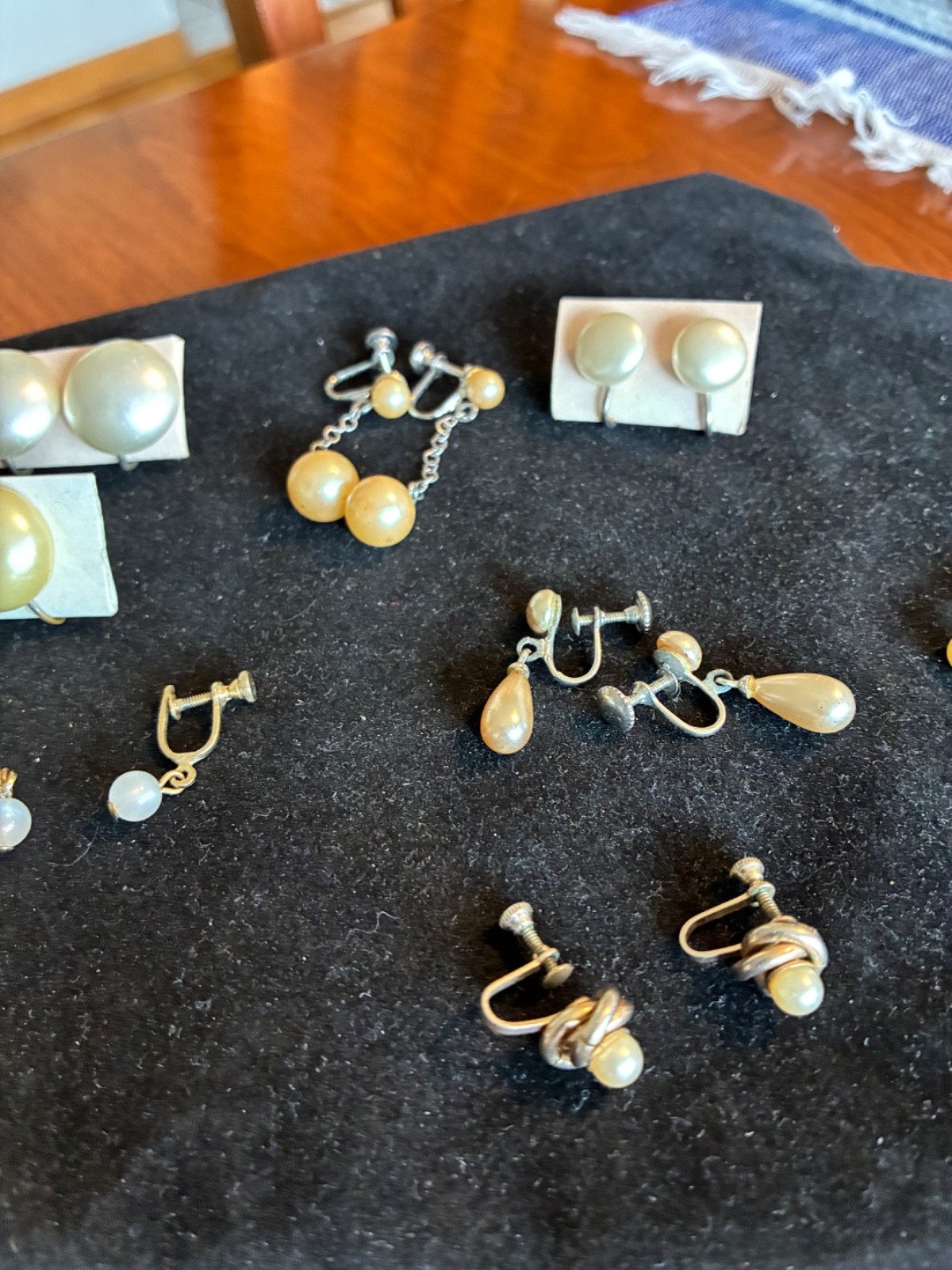 8 Pair Vintage Screw Back Earrings Faux Pearls Floral Gold Silver Tone$5