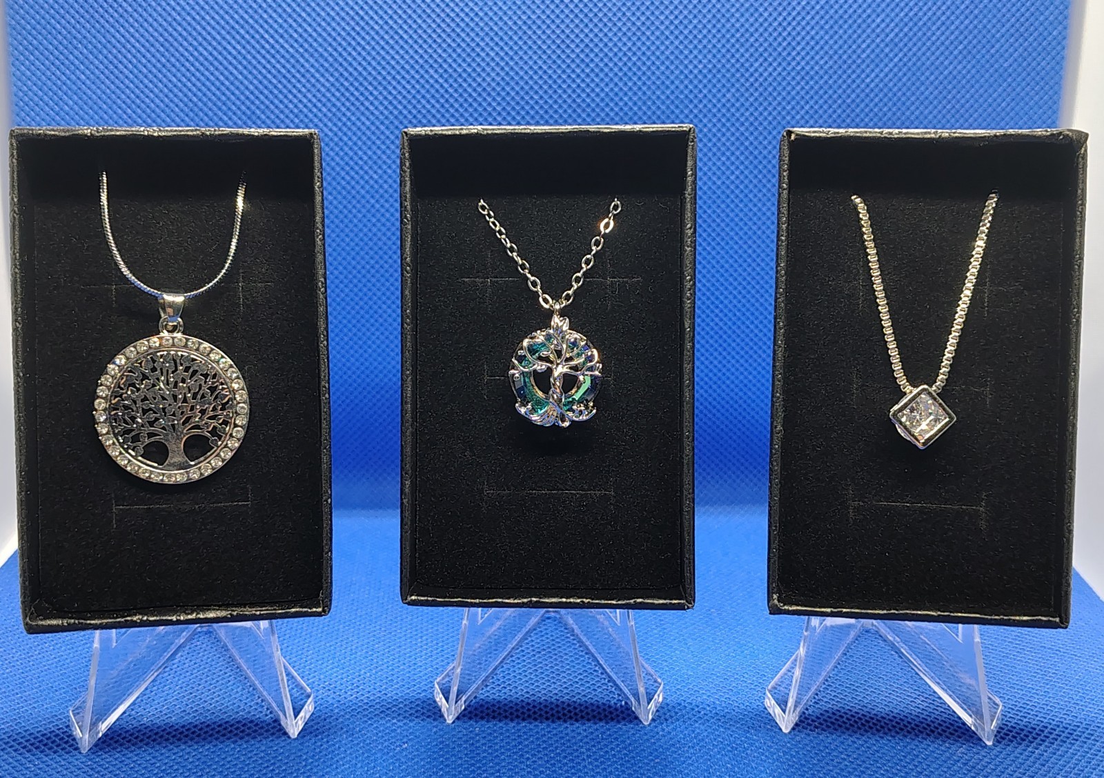 25 Necklace Resell Lot! Priced Cheap. Costume Jewerly + Free boxes
