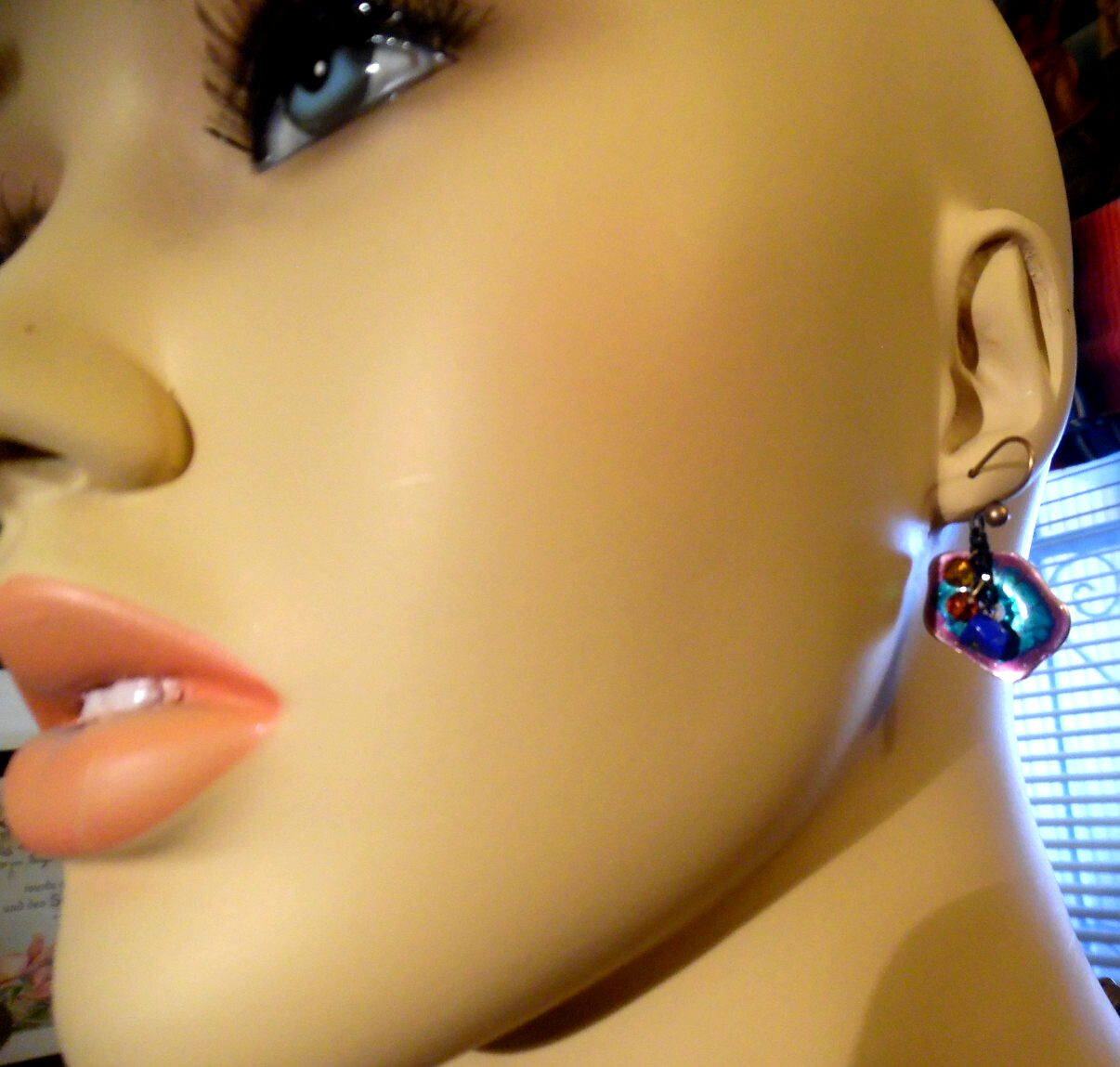 CHICOS BOHO STYLE ENAMELWARE LEAF ON SILVER CHOKER W/MATCHING EARRINGS