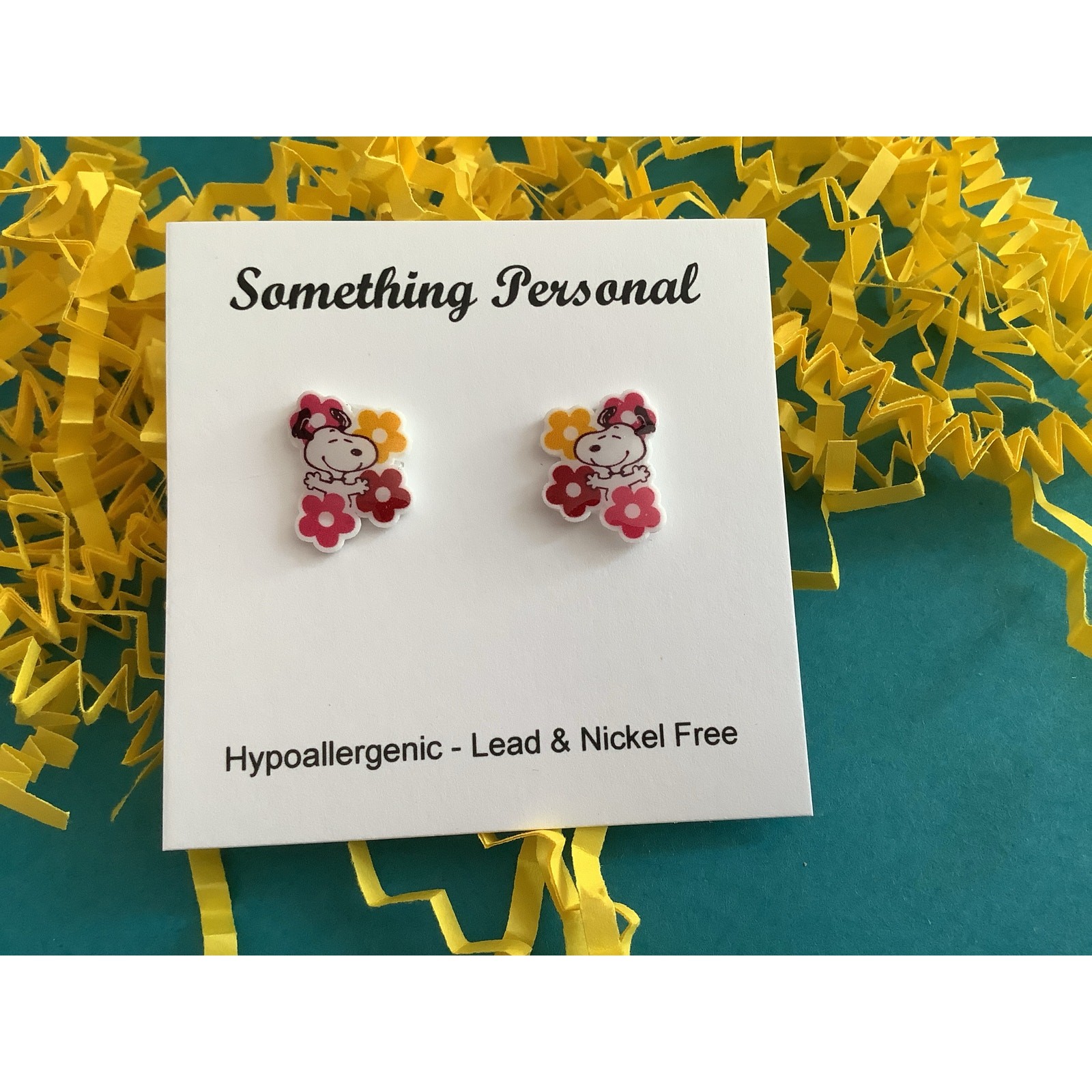 Snoopy Dancing in Flowers Post Earrings – Peanuts and the Gang