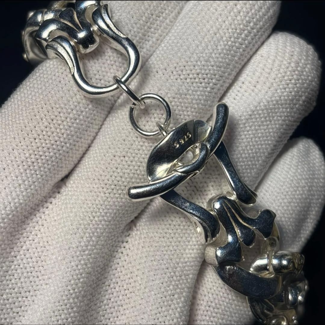 Vintage 925 Sterling Silver Lion Bracelet: A High-Quality Accessory That