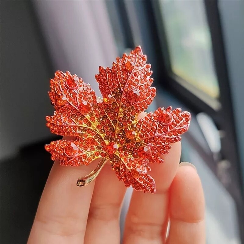 1/2/3/4xVintage Maple Leaf Crystal Corsage Brooch Pin Badge Lapel Women Jewelry
