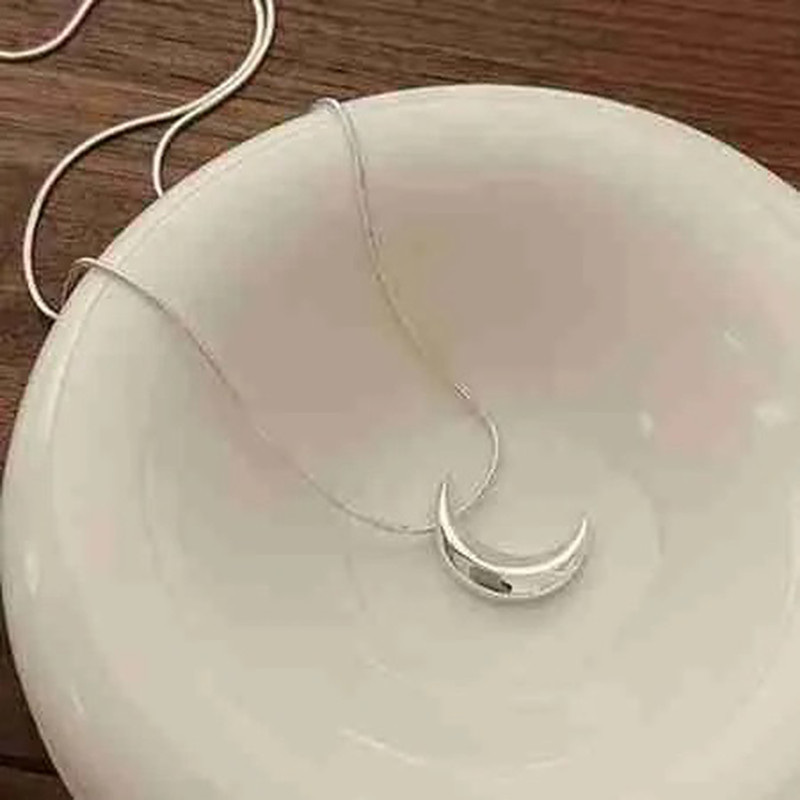 Silver Crescent Moon Pendant Necklace Minimalist Elegant Fine Chain Jewelry