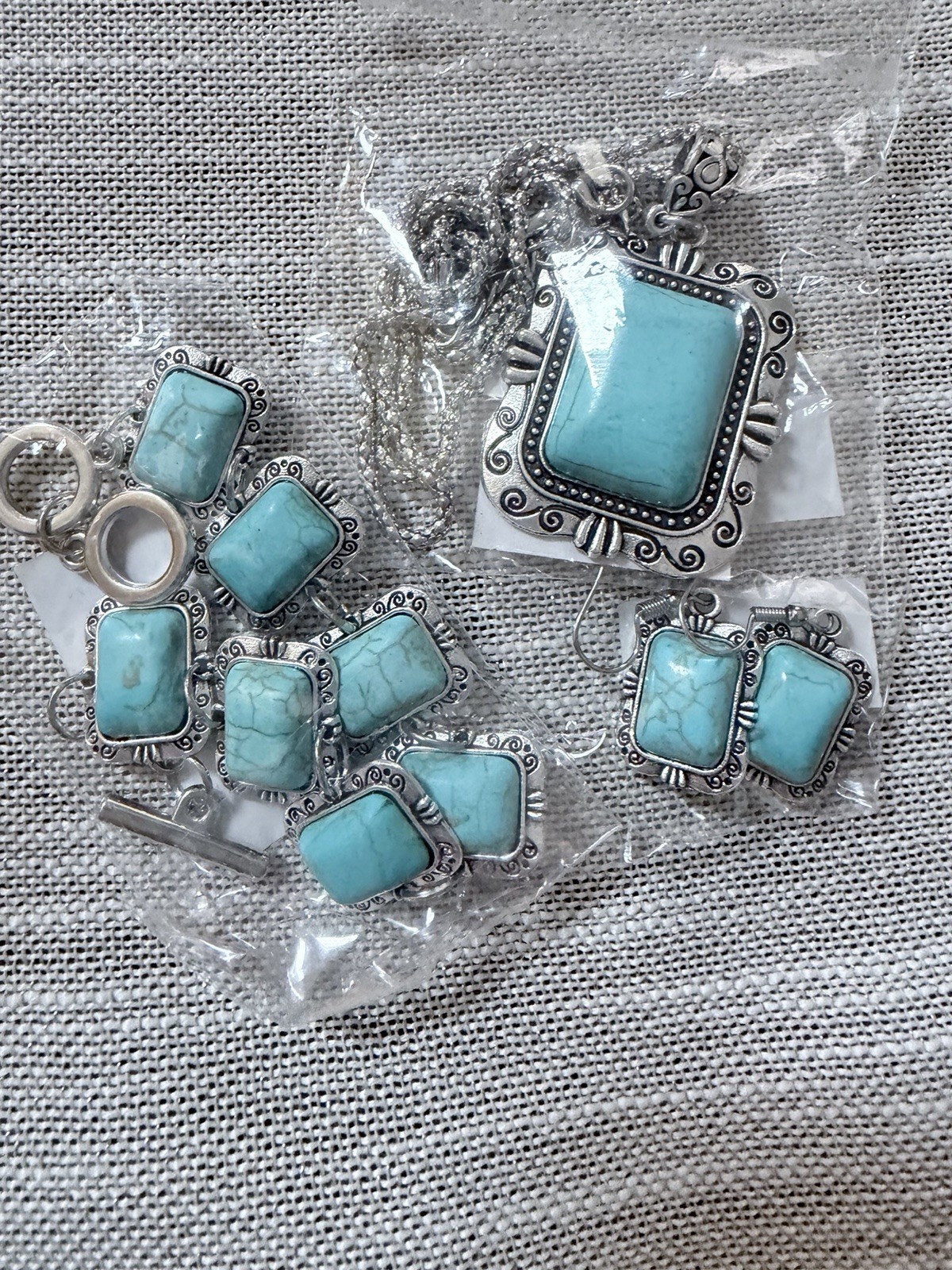 4 pieces Turquoise Blue Howlite Stone Necklace, Bracelet, Earrings Gift Box New