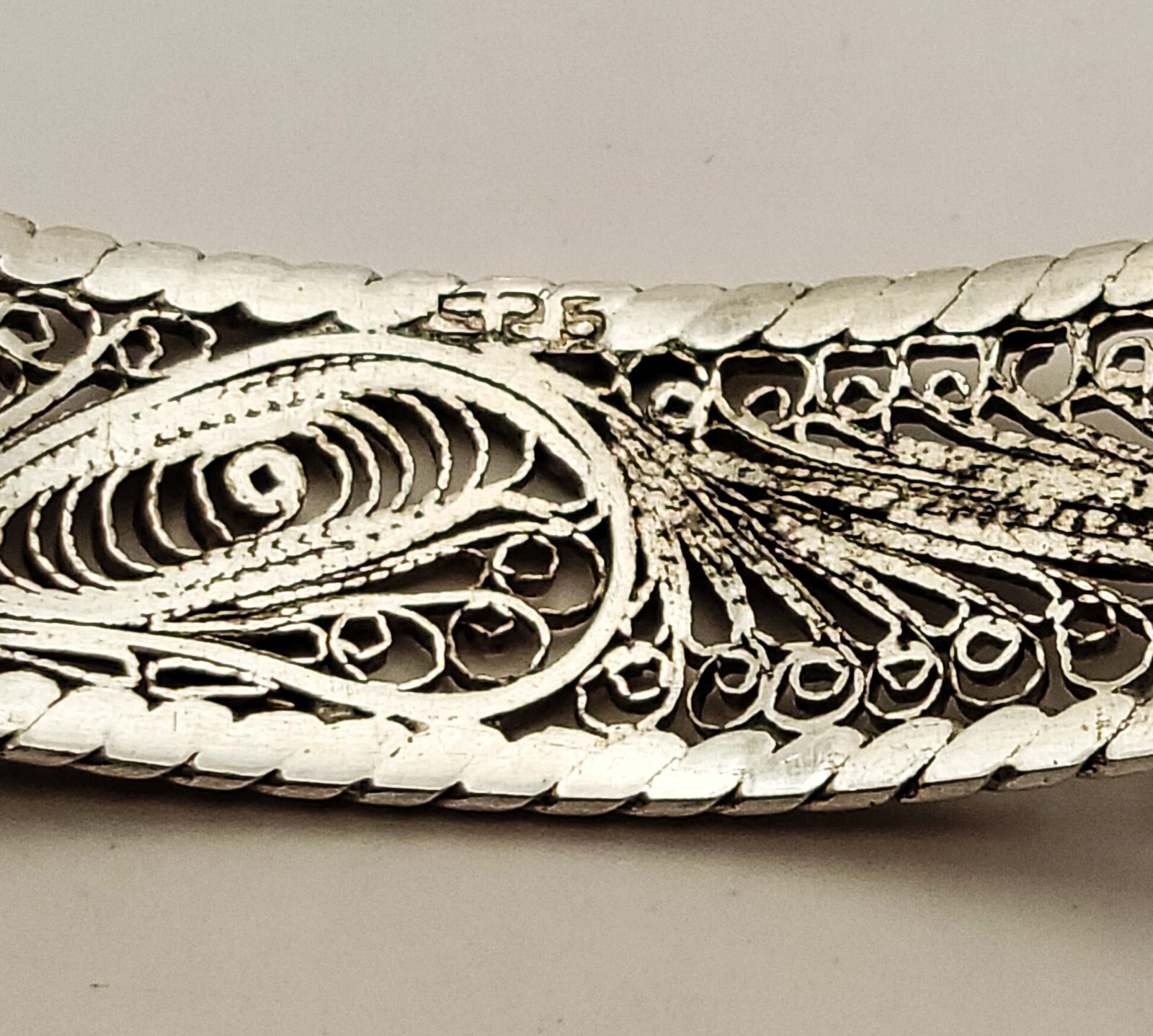 Vtg Stamped 925 Sterling Silver tone Filigree 2 1/2″d Bangle Bracelet 15.7g