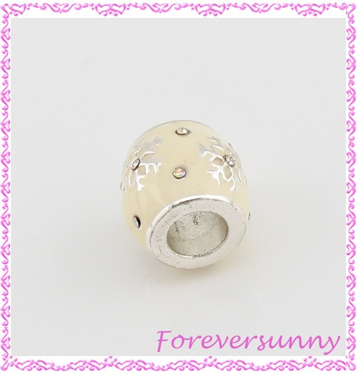 DaVinci Beads Cream Silver Xmas Snowflake DB27-20